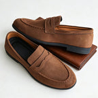 Loafer Masculino Downs Brown marrom em sintetico aspecto camurca, par com vista do interior