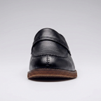 Loafer masculino Ascot Black, vista frontal revelando o solado