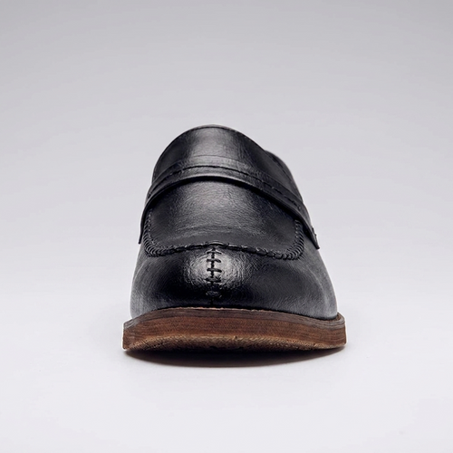 Loafer masculino Ascot Black, vista frontal revelando o solado