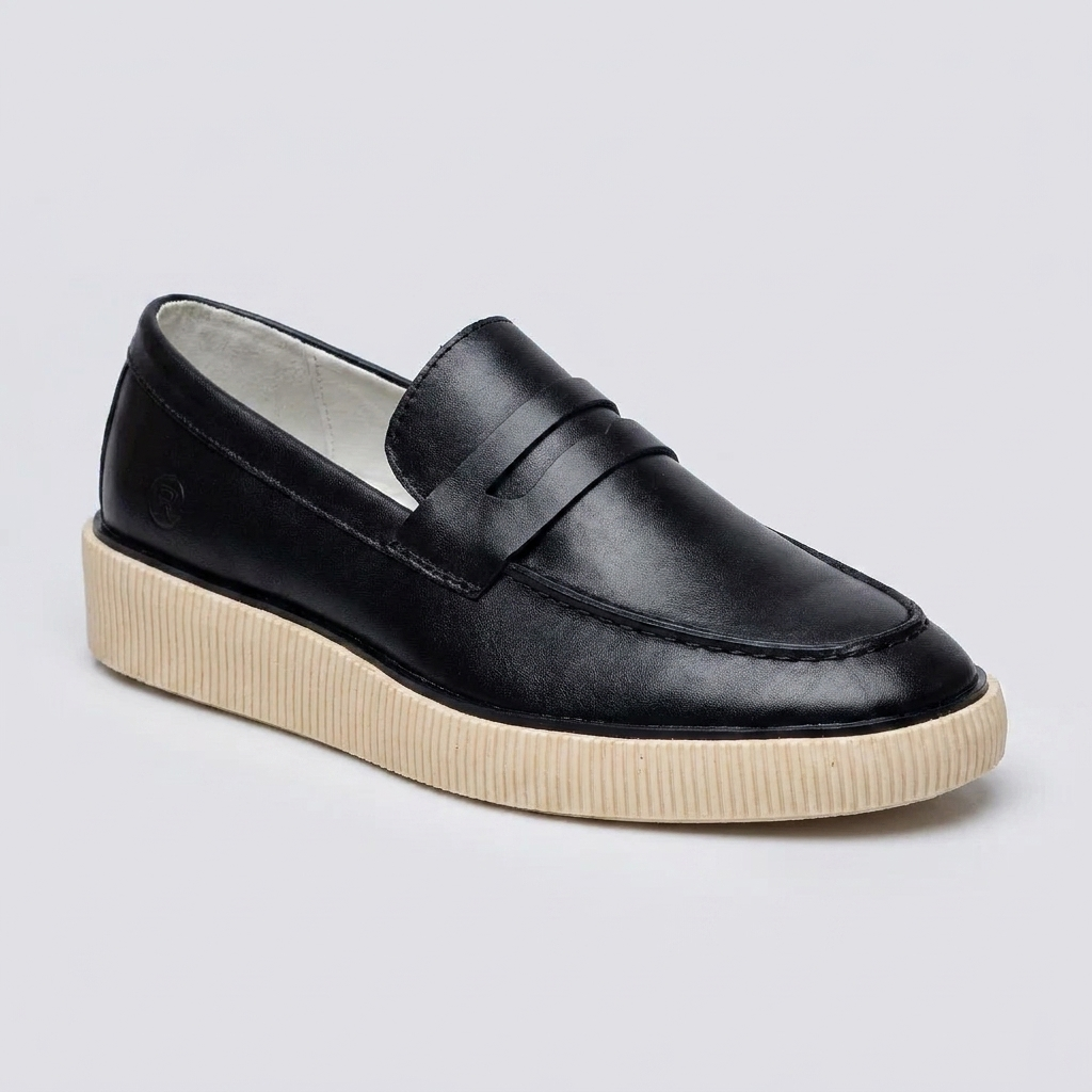 Mocassim Masculino Trotter Black visto em três quartos