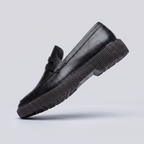 Mocassim Masculino Trotter Midnight em vista frontal com o solado