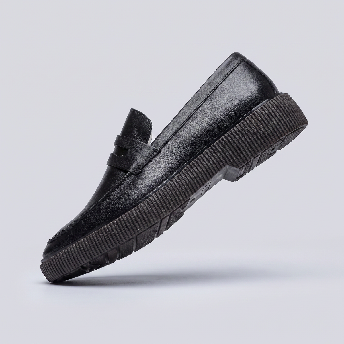 Mocassim Masculino Trotter Midnight em vista frontal com o solado